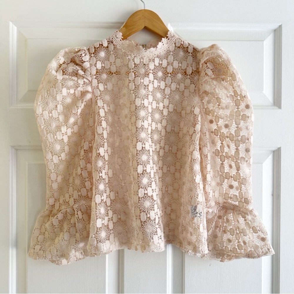 Mele e‎ Pere Floral Crochet Top Small Lace Blouse Beige Sheer Romantic Fairy